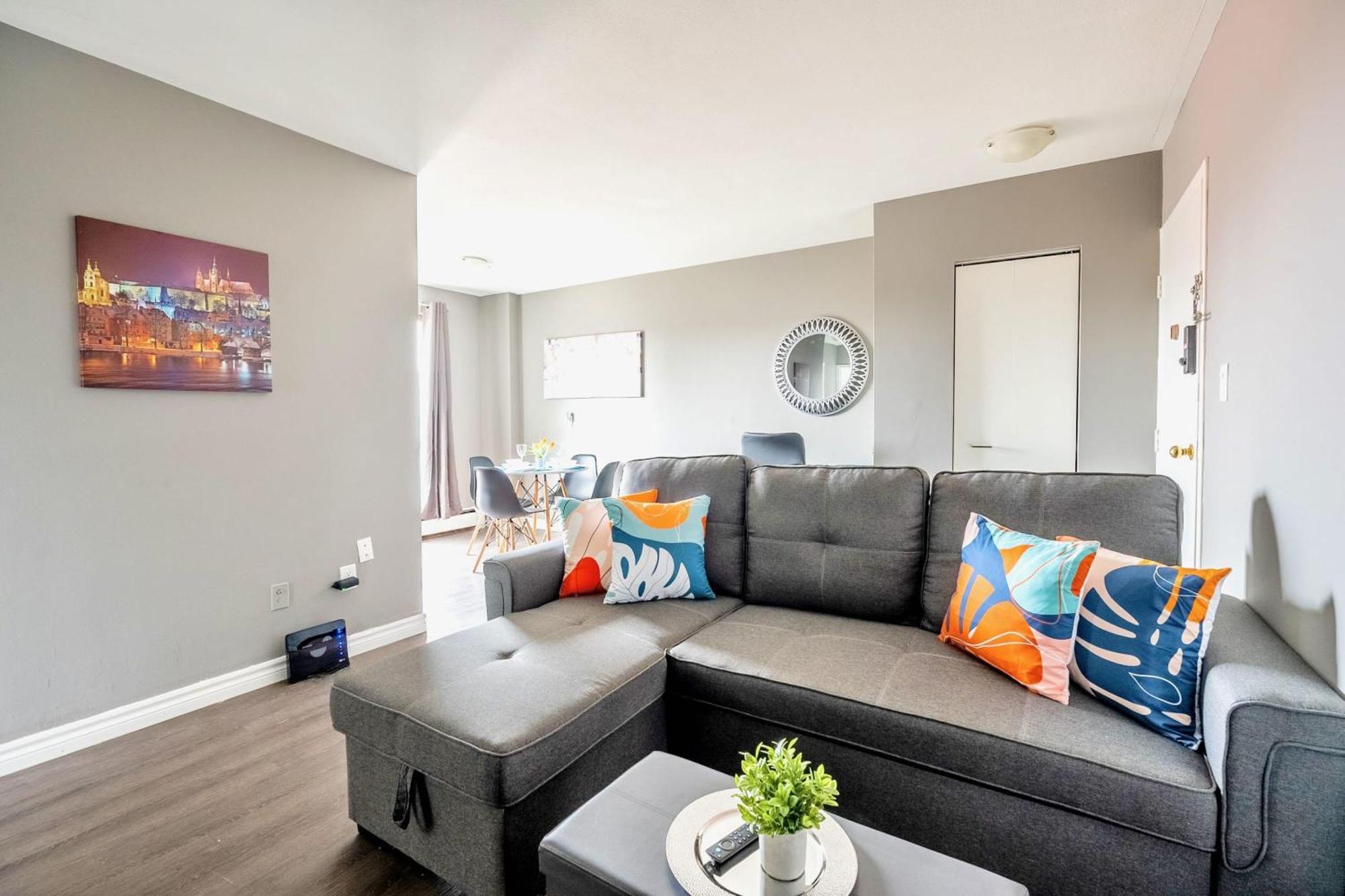 Newly Renovated 2Br Unit In Glenview West Appartement Hamilton Buitenkant foto