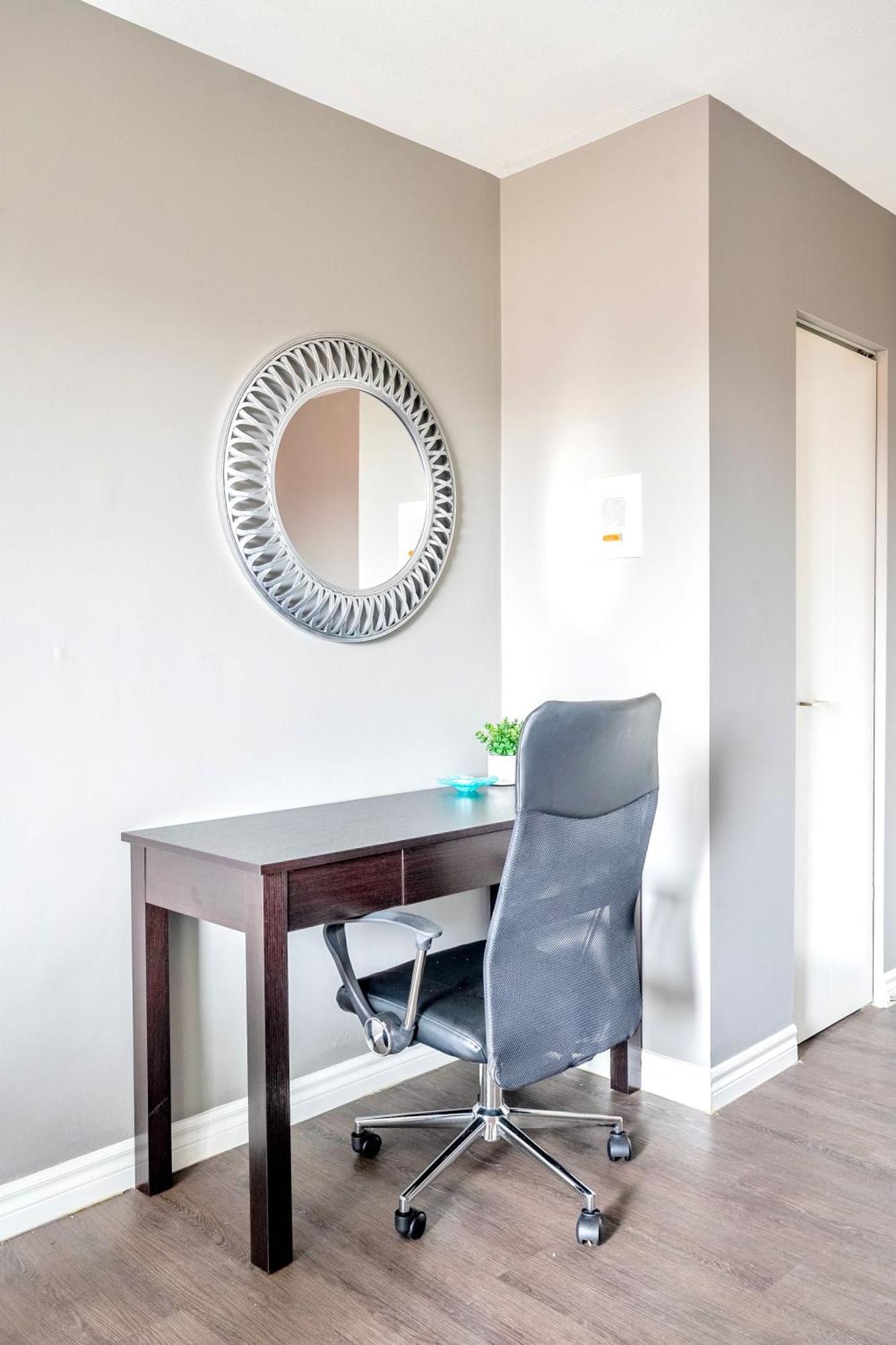 Newly Renovated 2Br Unit In Glenview West Appartement Hamilton Buitenkant foto
