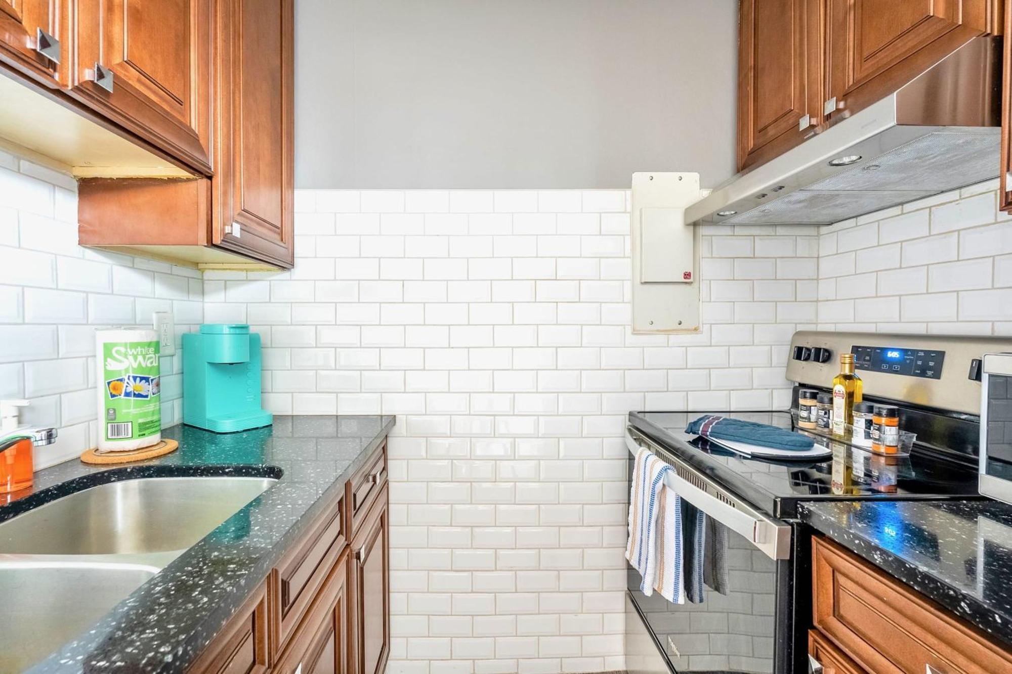 Newly Renovated 2Br Unit In Glenview West Appartement Hamilton Buitenkant foto