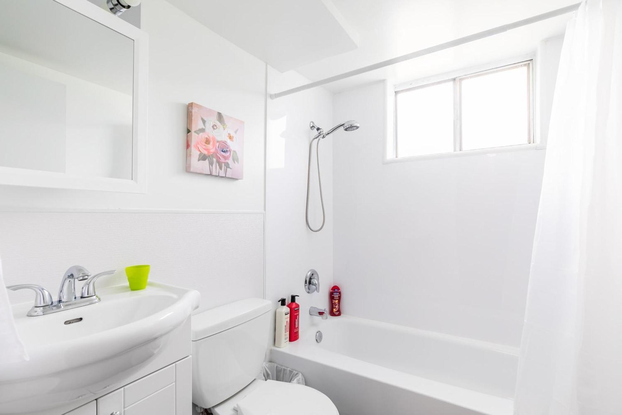 Newly Renovated 2Br Unit In Glenview West Appartement Hamilton Buitenkant foto